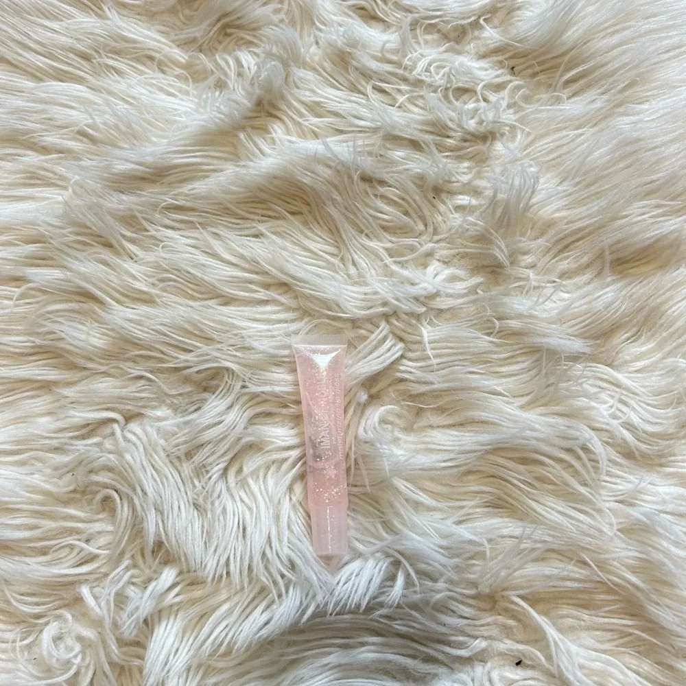 Pink Lipgloss with infused flowers